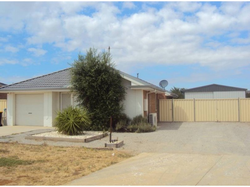 51 Greenhills Drive, Kurunjang VIC 3337