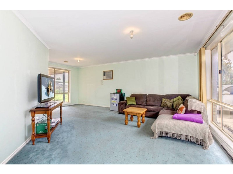 316 Centenary Avenue, Melton West VIC 3337