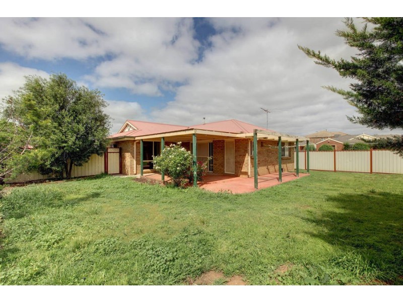 316 Centenary Avenue, Melton West VIC 3337