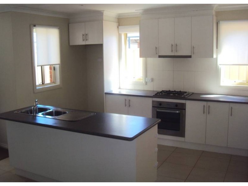 3/54 Lomandra Bowl, Melton West VIC 3337