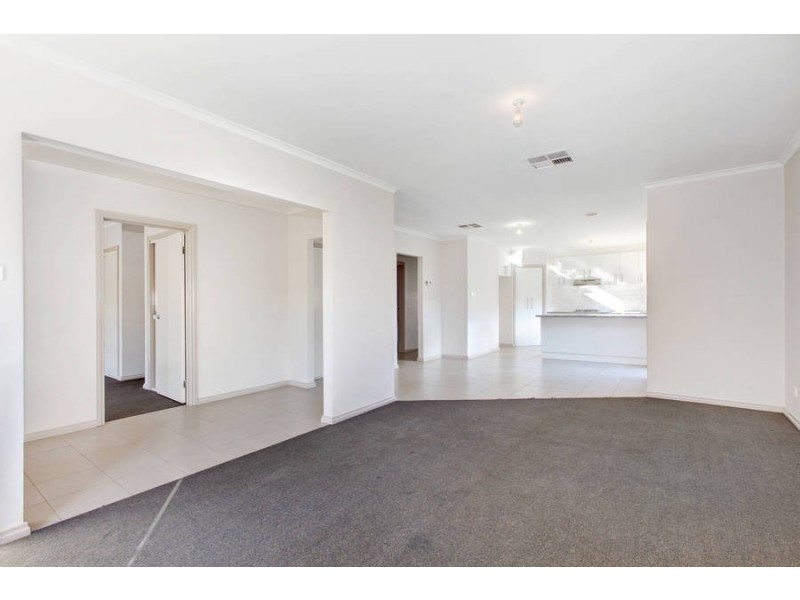 43 Christina Crescent, Kurunjang VIC 3337