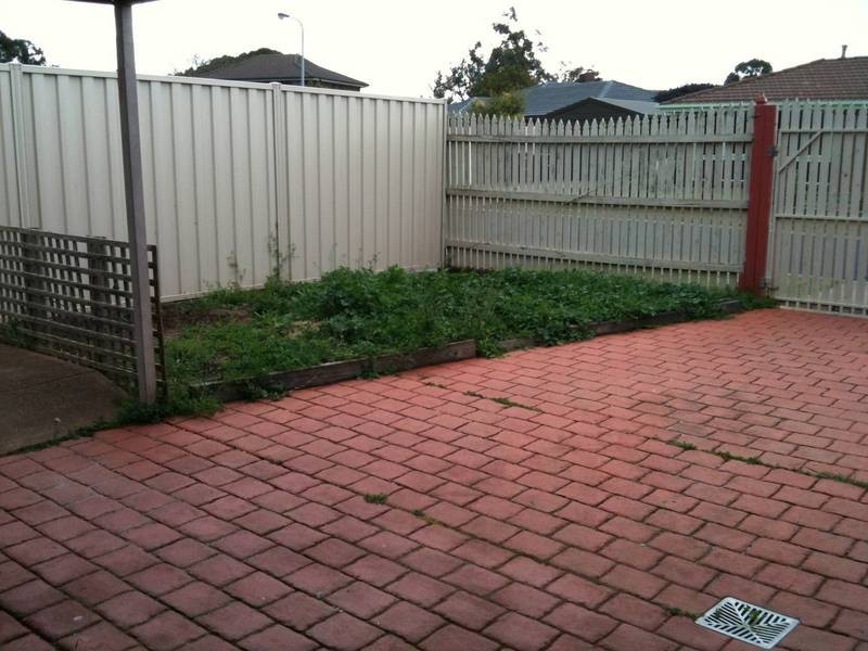 19 Cambrian Way, Melton West VIC 3337