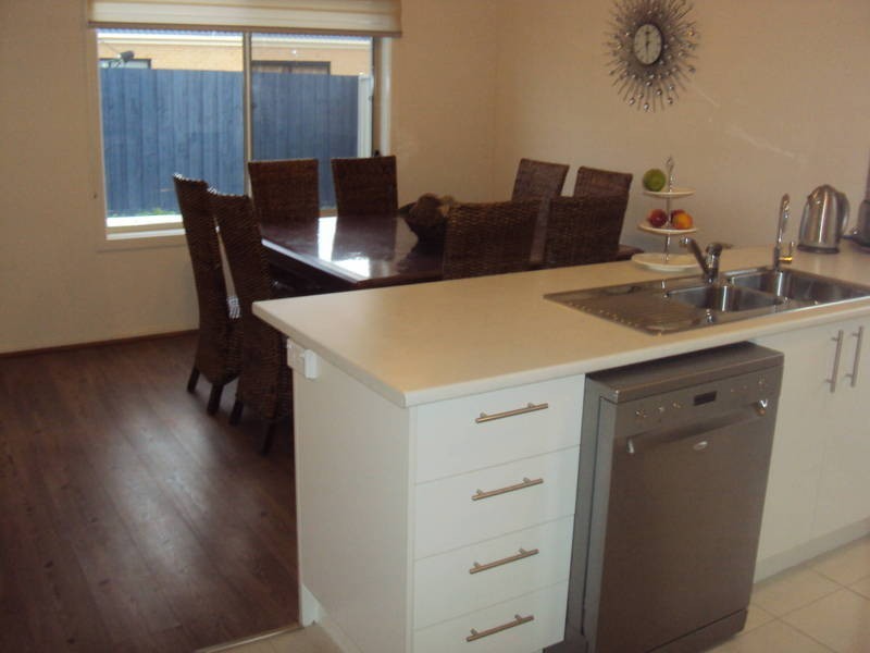 15 Fieldstone Way, Brookfield VIC 3338