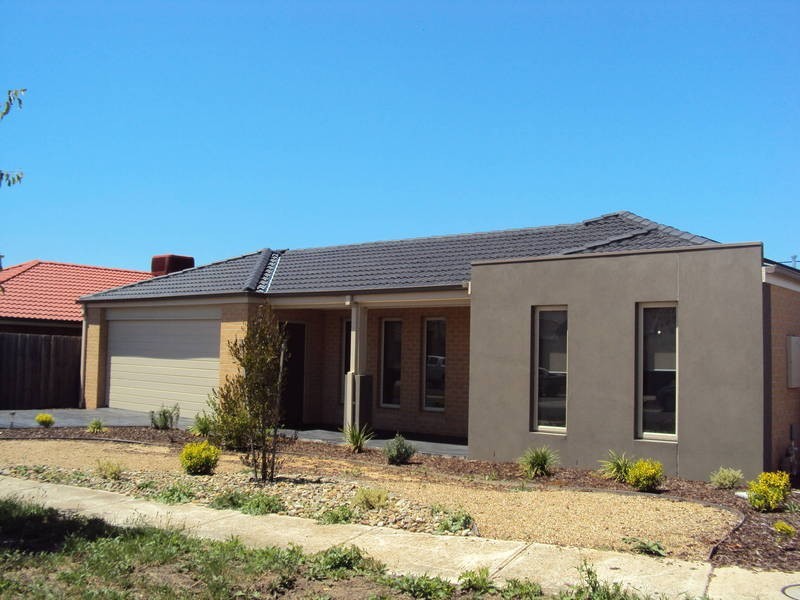 12 Scarcroft Terrace, Melton West VIC 3337