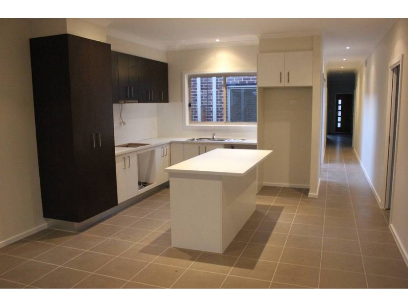 1/7 Koonawarra Terrace, Melton West VIC 3337