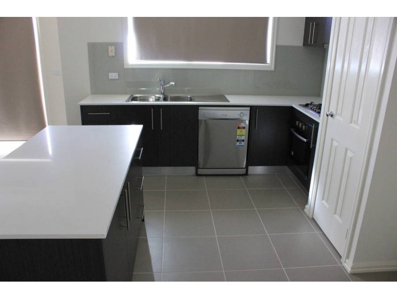 3 Dion Place, Melton West VIC 3337