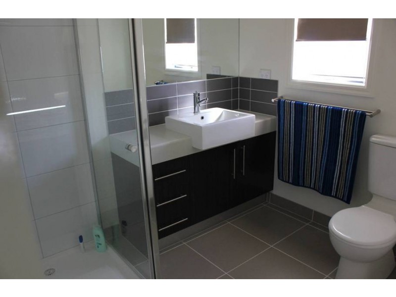 3 Dion Place, Melton West VIC 3337