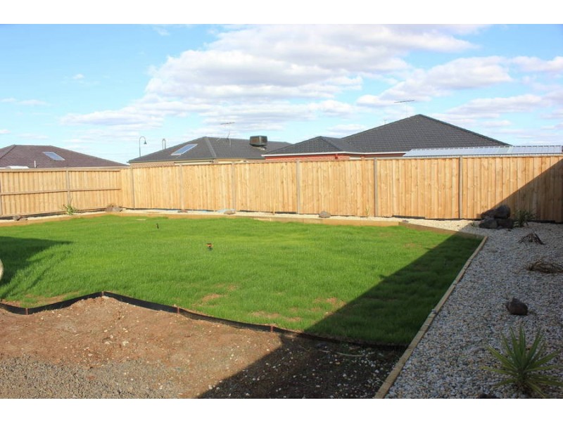 3 Dion Place, Melton West VIC 3337