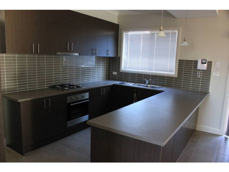 5 Anouk Way, Melton West VIC 3337