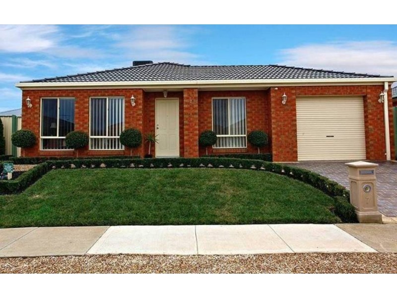 7 Lomandra Bowl, Melton West VIC 3337