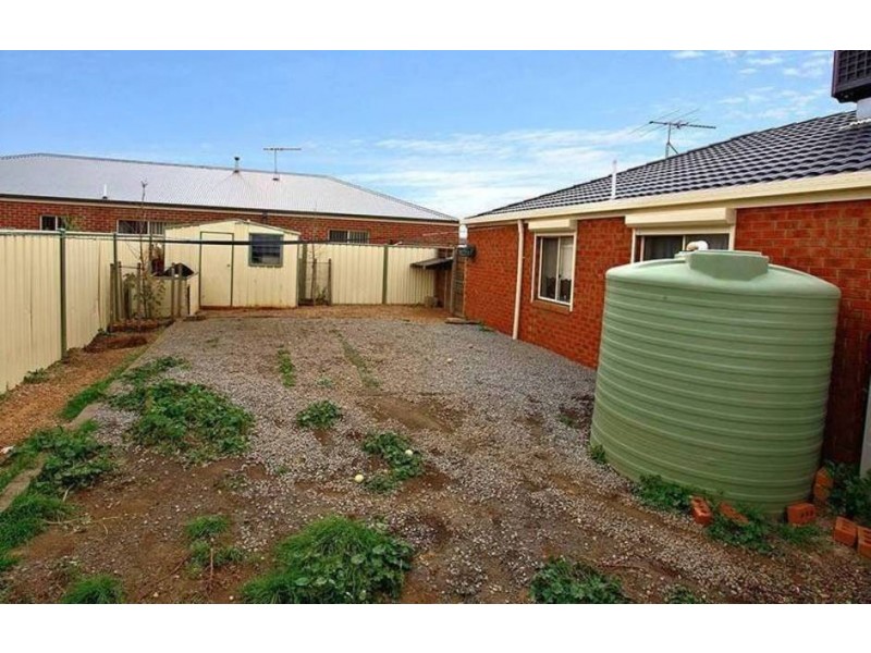 7 Lomandra Bowl, Melton West VIC 3337