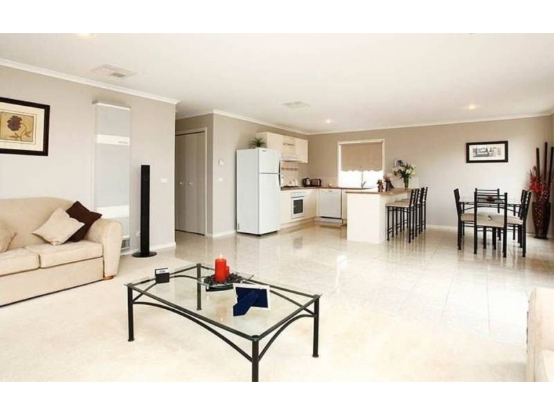 7 Lomandra Bowl, Melton West VIC 3337