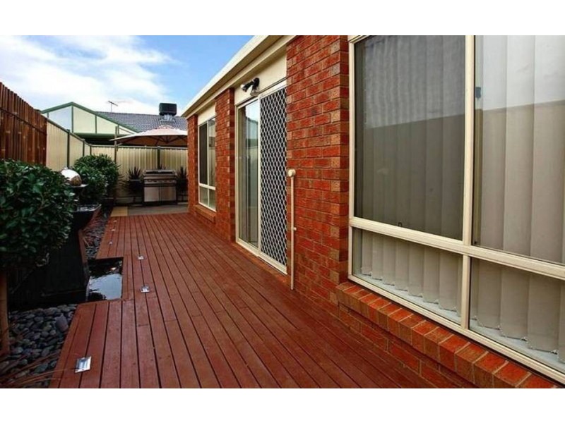 7 Lomandra Bowl, Melton West VIC 3337