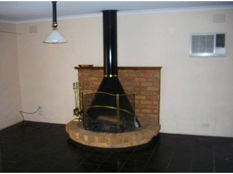 28 Empress Way, Melton West VIC 3337