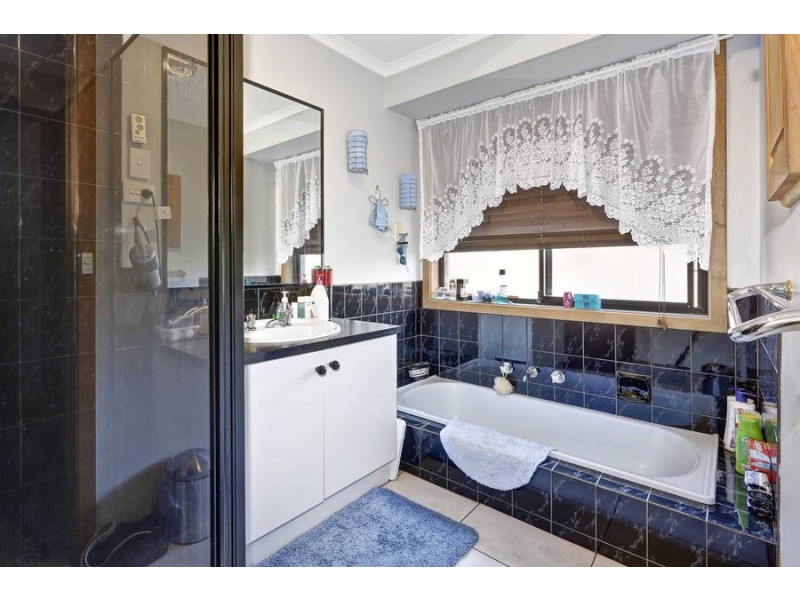 1 Gamalite Drive, Melton West VIC 3337