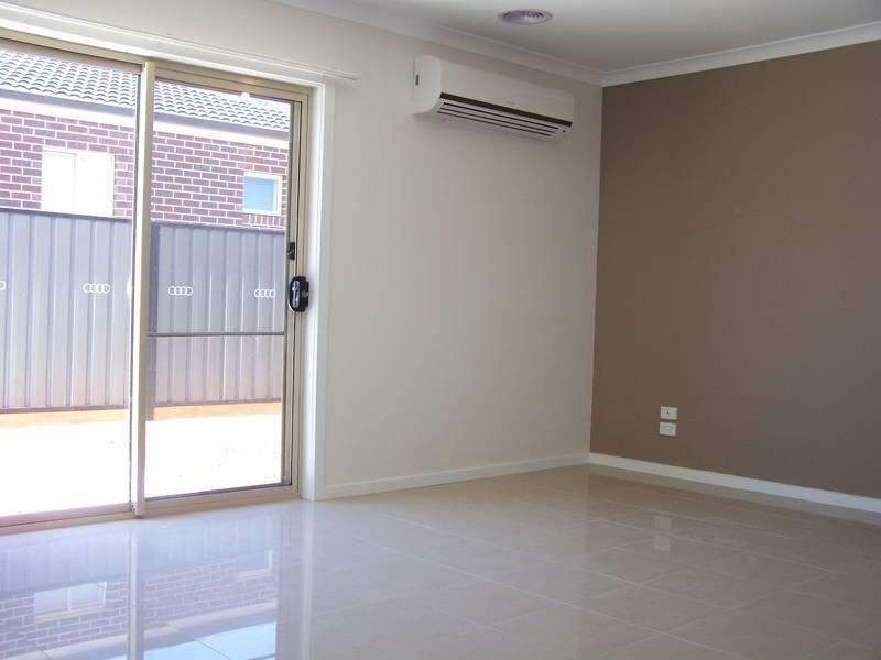 73 Lakewood Boulevard, Melton VIC 3337