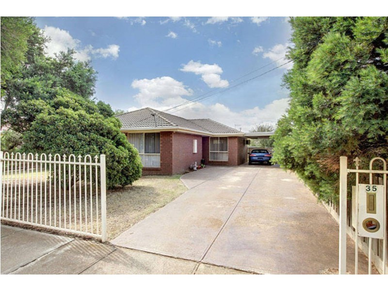 35 Bridge Road, Melton South VIC 3338