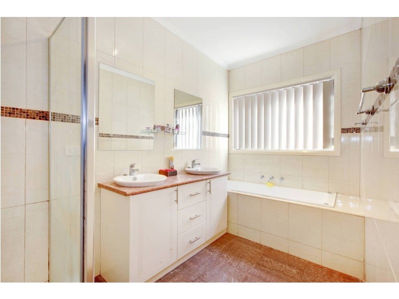 3/11 Merrijig Court, Kurunjang VIC 3337