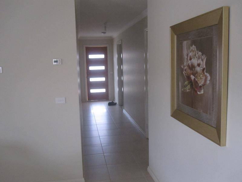 1/54 Lomandra Bowl, Melton West VIC 3337