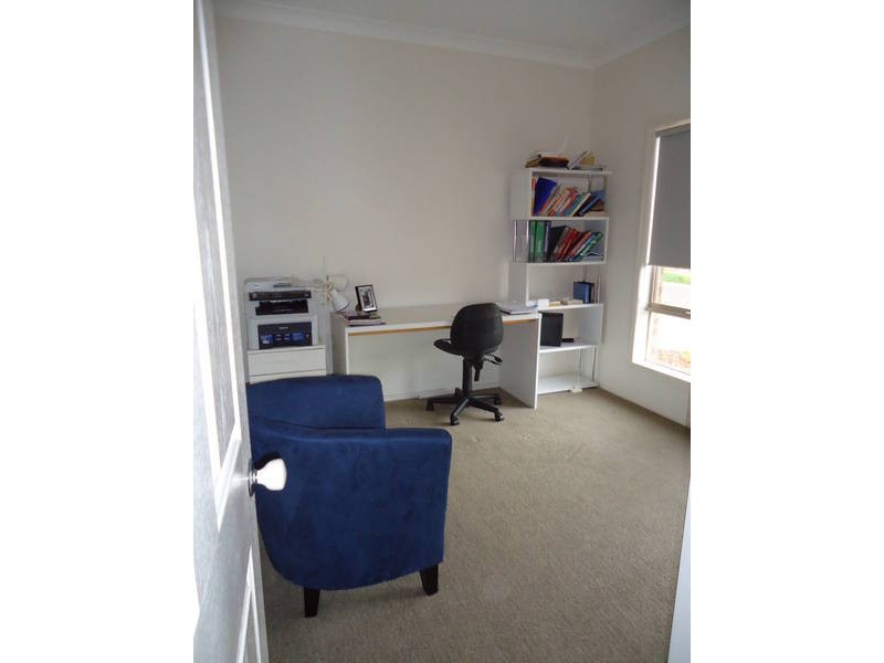 32 Oak Park Drive, Melton West VIC 3337