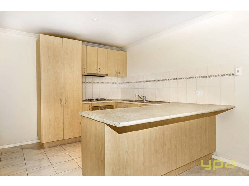 6 Jolley Rise, Melton West VIC 3337