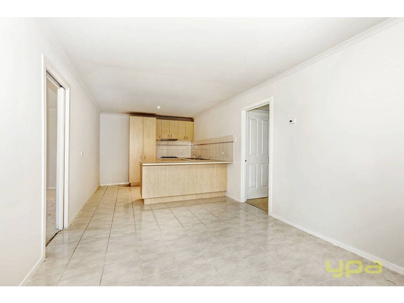 6 Jolley Rise, Melton West VIC 3337