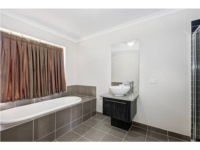 28 McBurnie Drive, Kurunjang VIC 3337