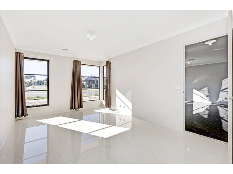 28 McBurnie Drive, Kurunjang VIC 3337