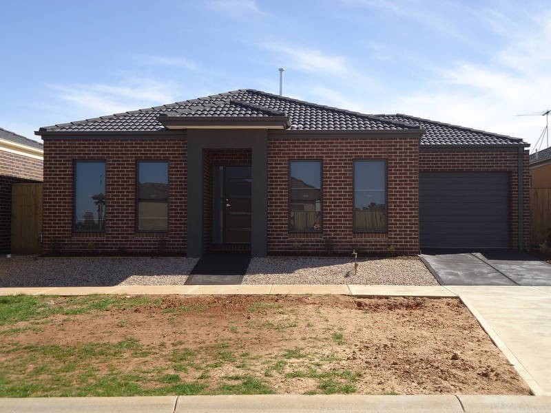 82 Saltbush Crescent, Brookfield VIC 3338