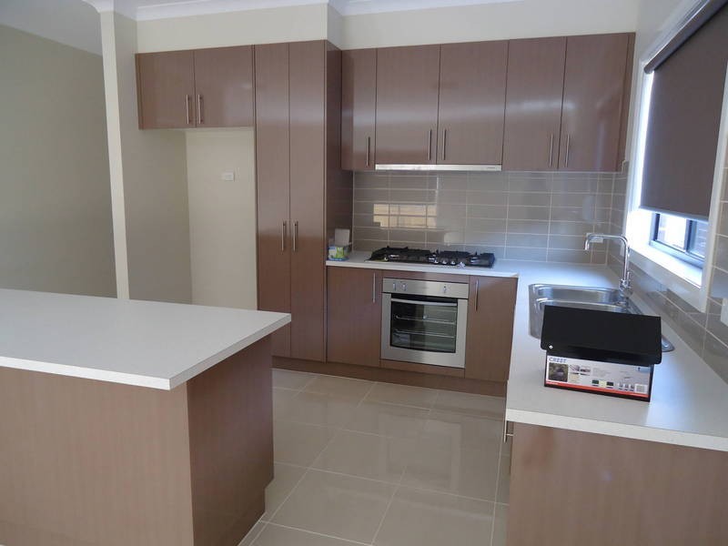 82 Saltbush Crescent, Brookfield VIC 3338