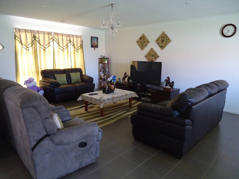 1/26 McBurnie Drive, Melton West VIC 3337