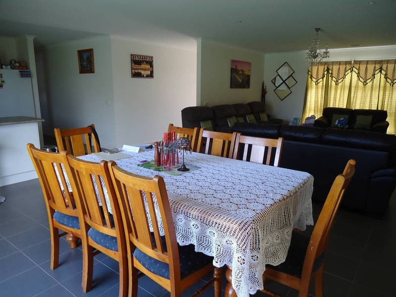 1/26 McBurnie Drive, Melton West VIC 3337