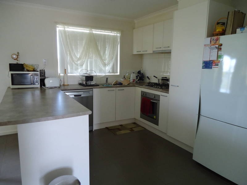 1/26 McBurnie Drive, Melton West VIC 3337