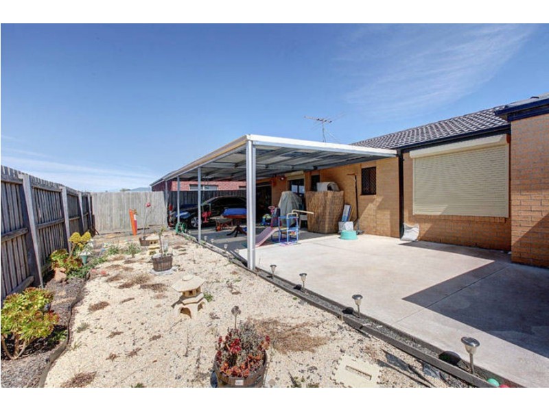 30 Caitlyn Drive, Melton West VIC 3337