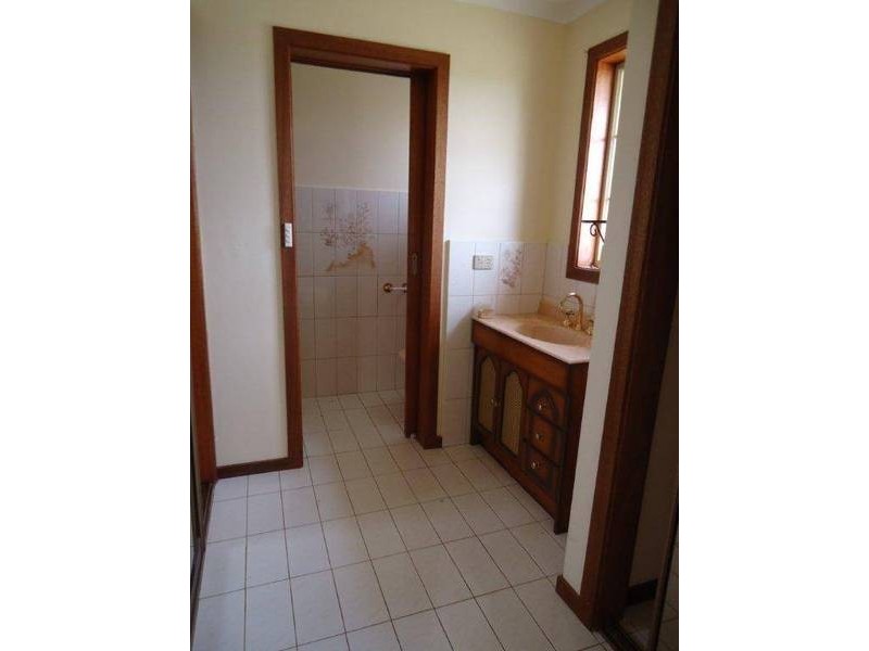 64 Balmer Grange Boulevard, Brookfield VIC 3338