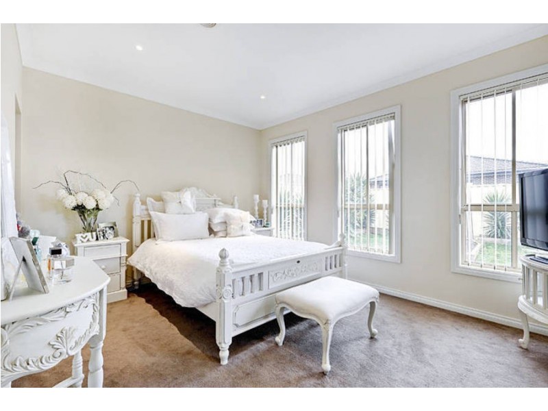 18 Thornhill Street, Melton West VIC 3337