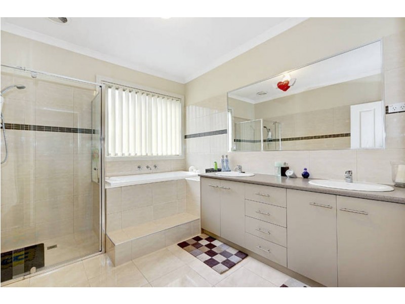 18 Thornhill Street, Melton West VIC 3337