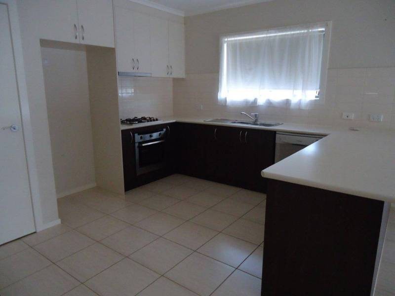 7 Gautam Grove, Melton West VIC 3337