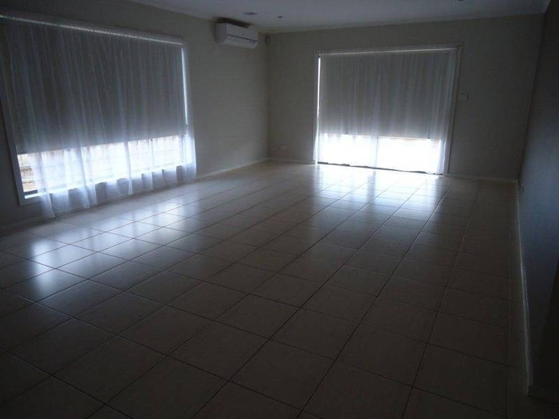 7 Gautam Grove, Melton West VIC 3337