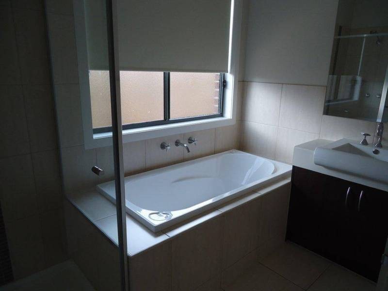 7 Gautam Grove, Melton West VIC 3337