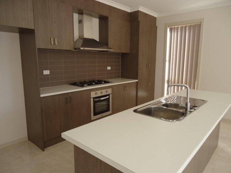 24 Stringybark Avenue, Brookfield VIC 3338