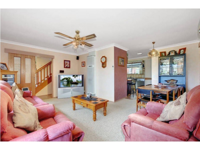 10 Glamis Place, Melton West VIC 3337