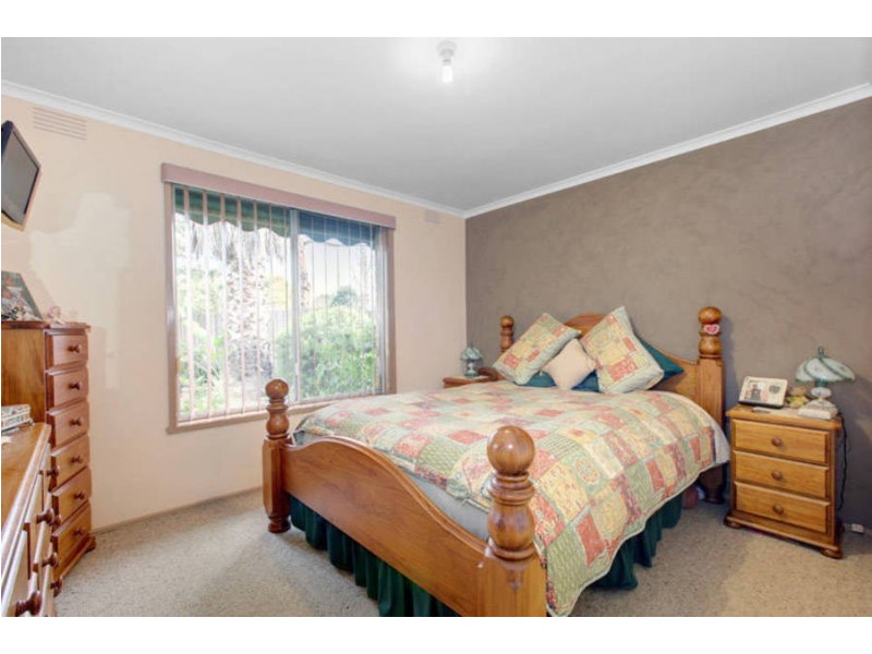 10 Glamis Place, Melton West VIC 3337