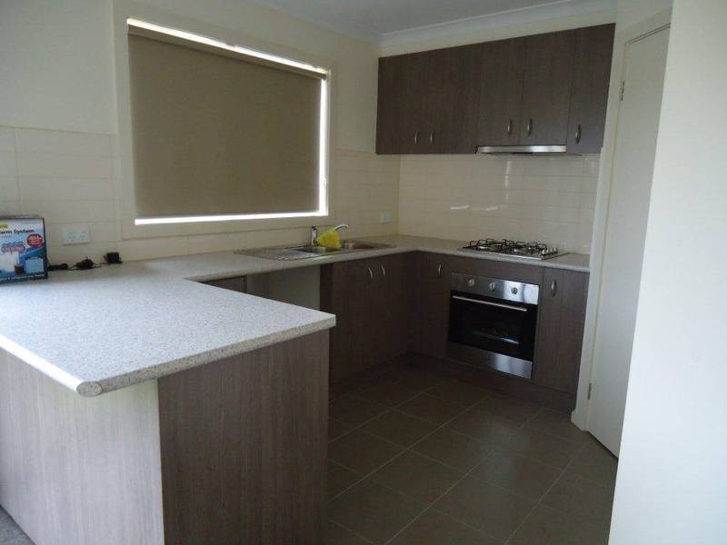 24 Equine Circuit, Melton South VIC 3338