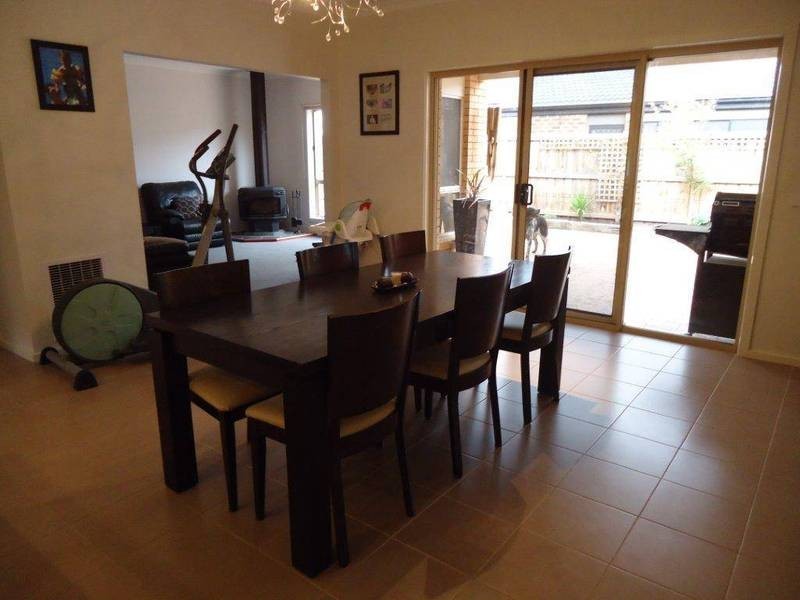 18 Moonah Avenue, Brookfield VIC 3338