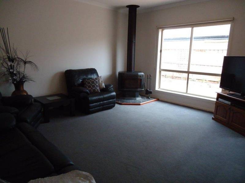 18 Moonah Avenue, Brookfield VIC 3338