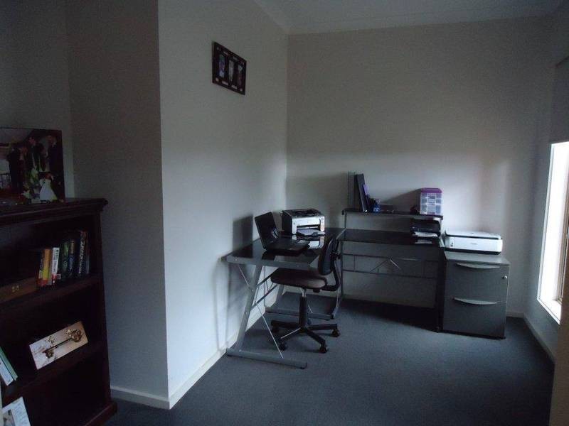 18 Moonah Avenue, Brookfield VIC 3338