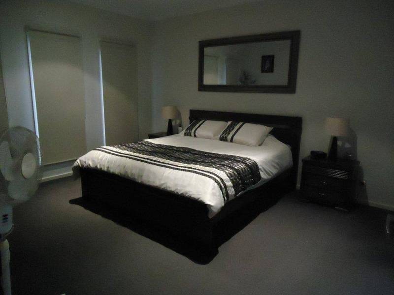 18 Moonah Avenue, Brookfield VIC 3338