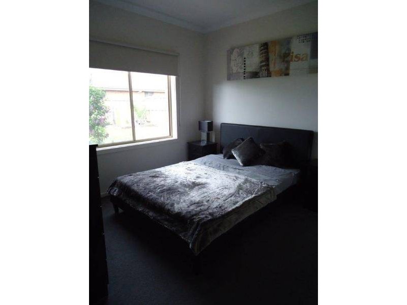 18 Moonah Avenue, Brookfield VIC 3338