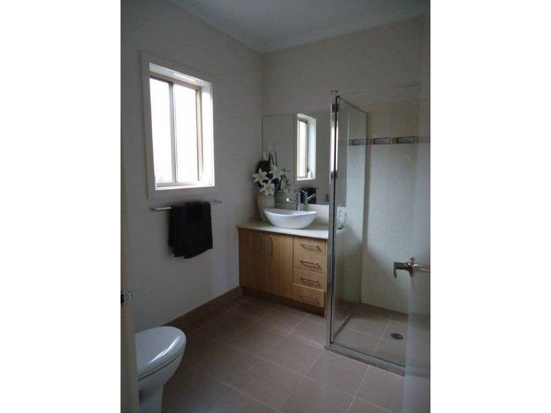 18 Moonah Avenue, Brookfield VIC 3338